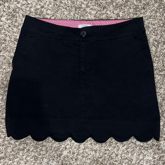 crown & ivy Dresses & Skirts - Crown & Ivy Black Mini Skirt with Scalloped Hem Size 2